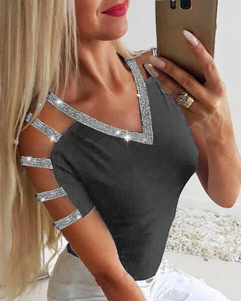 Women's short sleeve top with sequin decoration