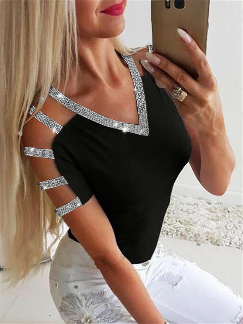 Women's short sleeve top with sequin decoration