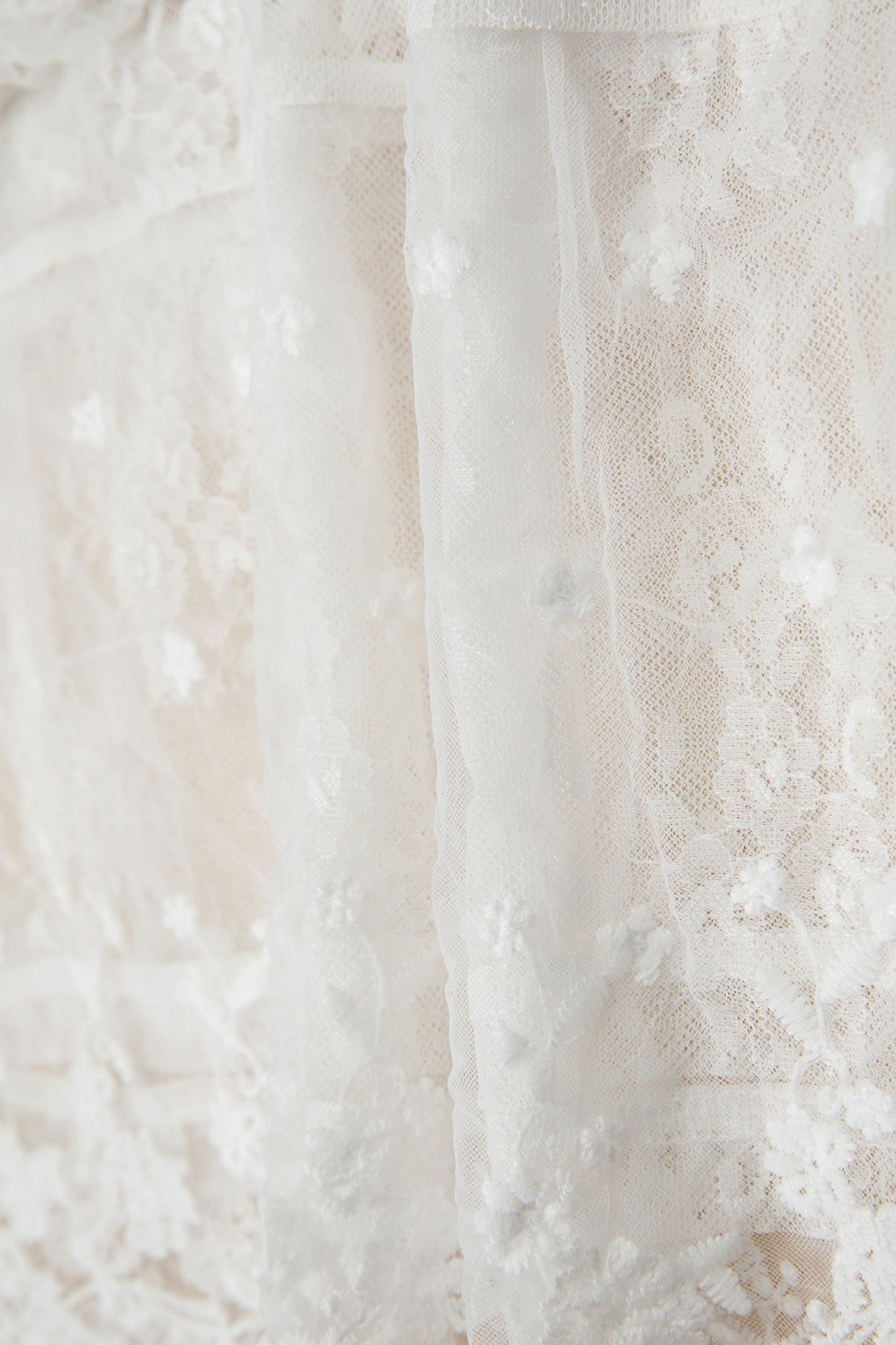 White 2pcs Sheer Floral Lace Ruffle Tiered Patchwork Blouse