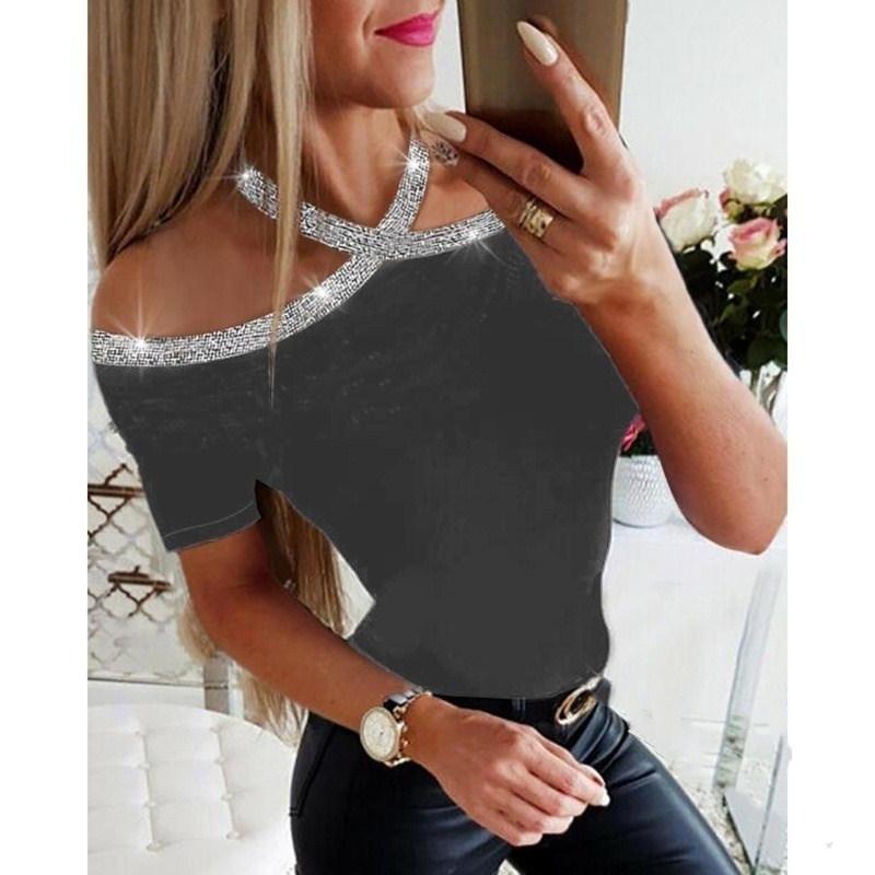 Women's short sleeve top with sequin decoration