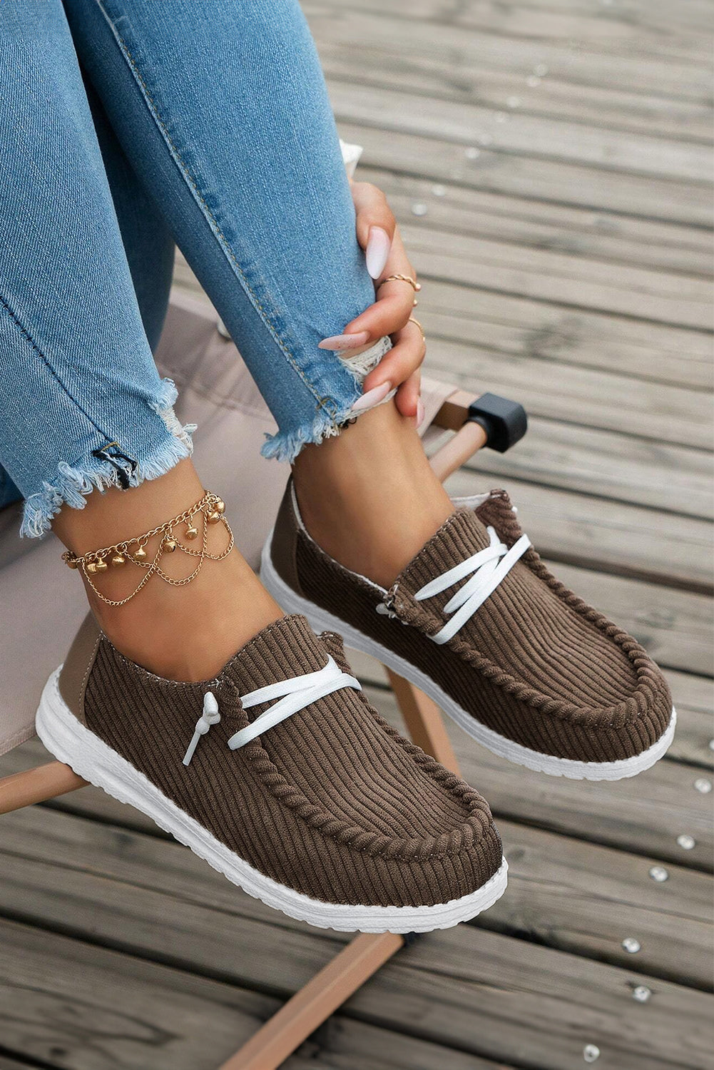 White Solid Ribbed Criss Cross Casual Shoes