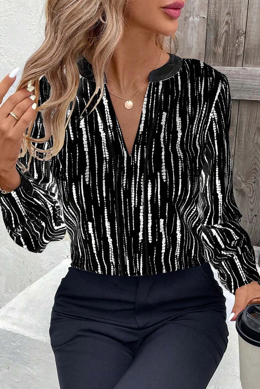 Black Spring and Autumn Abstract Print V-neck Long-sleeve Blouse