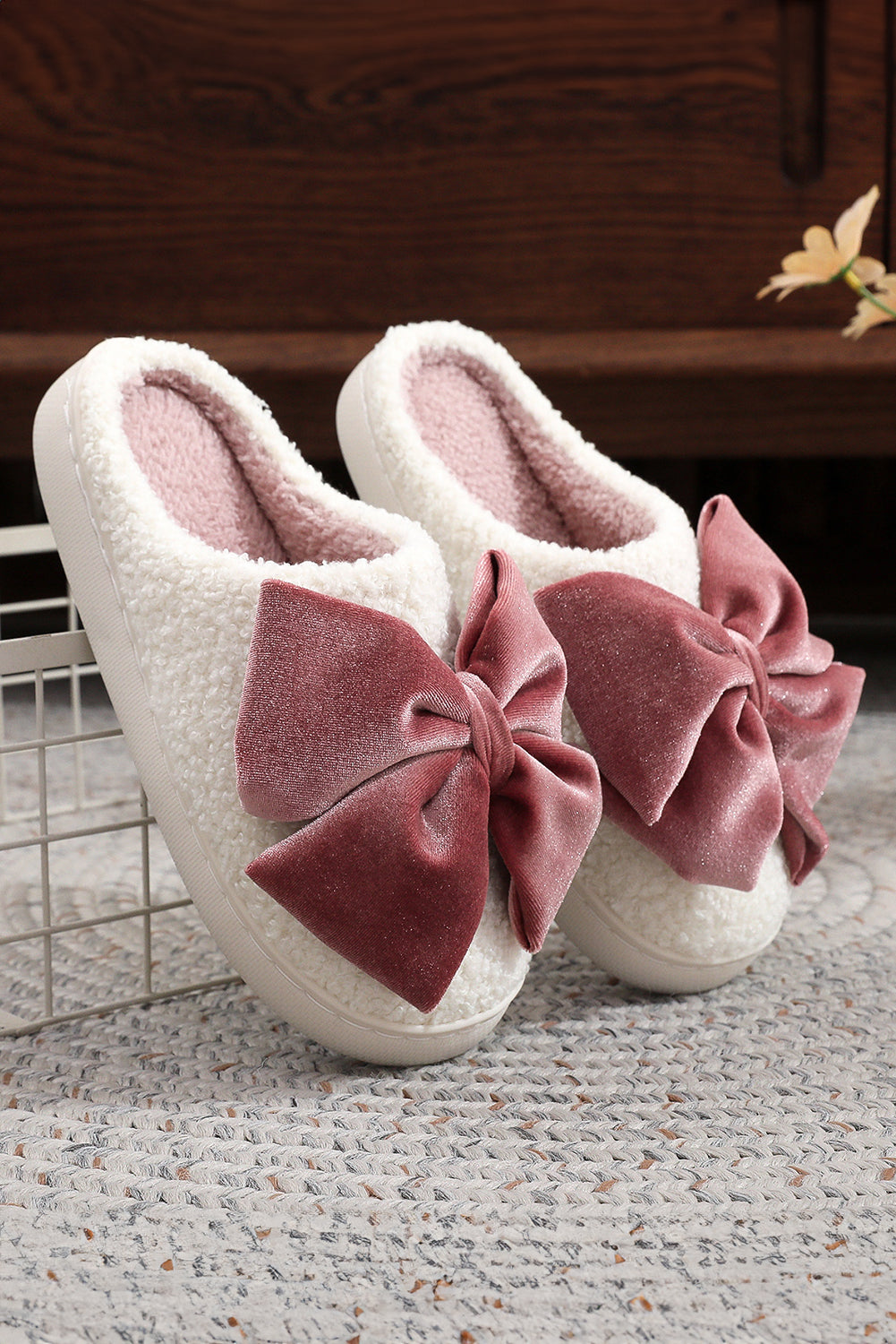 White Cute Bow Fuzzy Home Slippers
